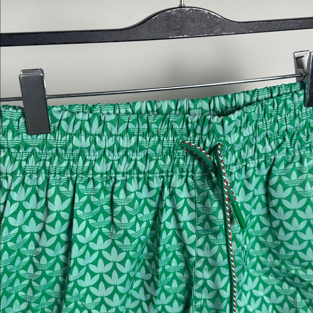 Adidas Women's Green Adicolor 70s High Waist Monogram Athletic Shorts Size Small - Picture 4 of 7